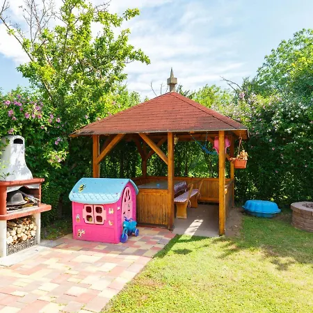 Nyaraló Ilona By Interhome