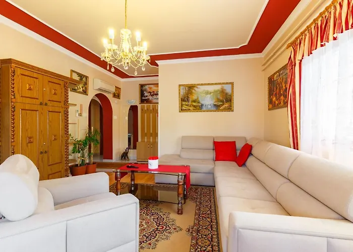 Ilona By Interhome שיופוק